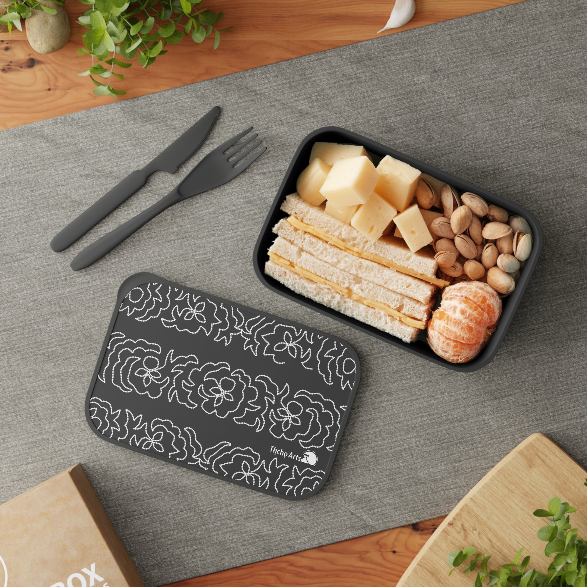 Heritage Bento Box with Band and Utensils